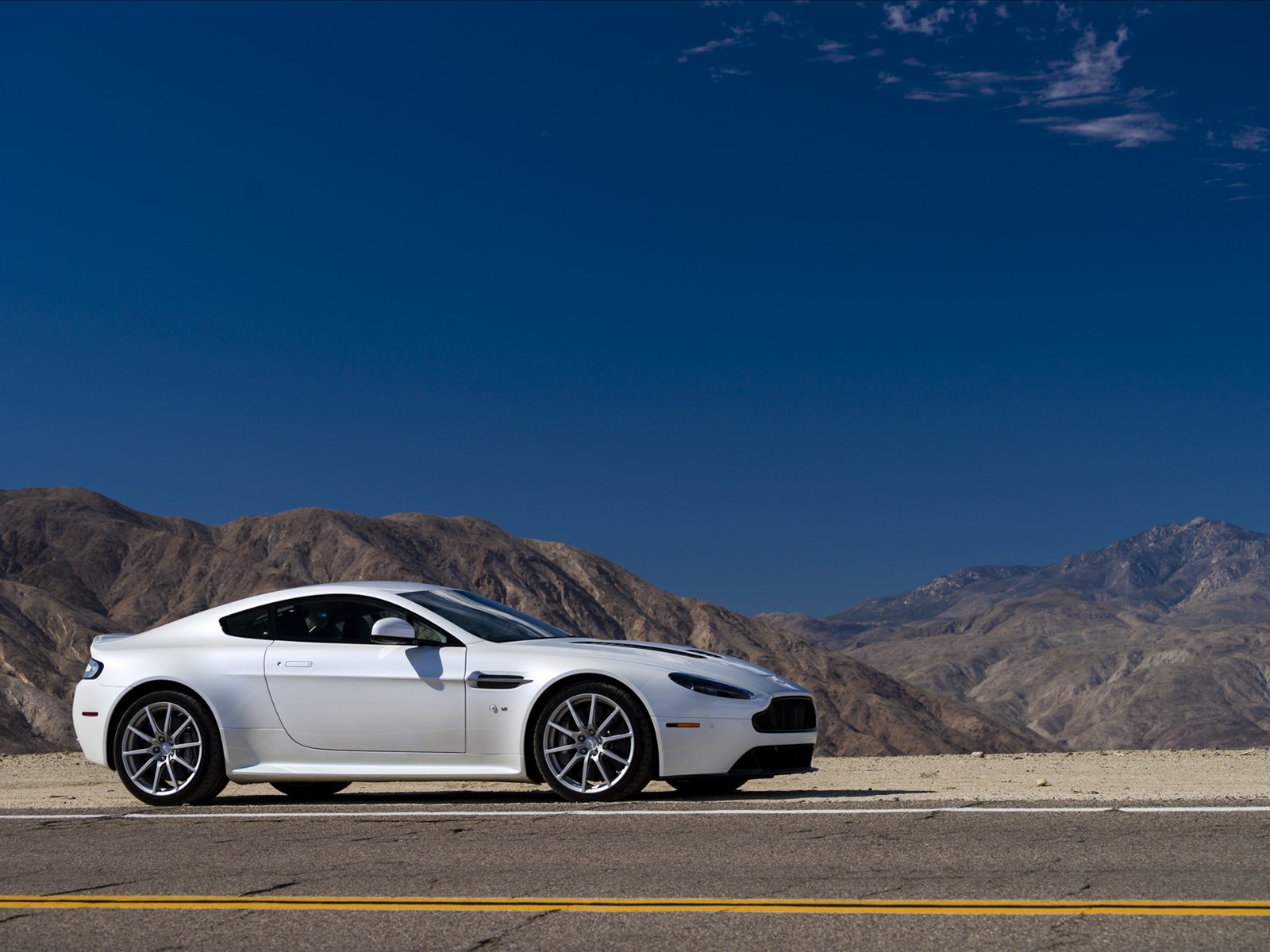 Aston Martin V12 Vantage S 2014